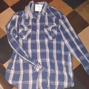 Long sleeve button up shirt. In great condition.